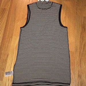 Turtle neck tank top